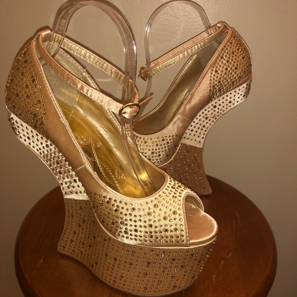Gold Wedge Heel-less shoes by Mona Mia Collezione